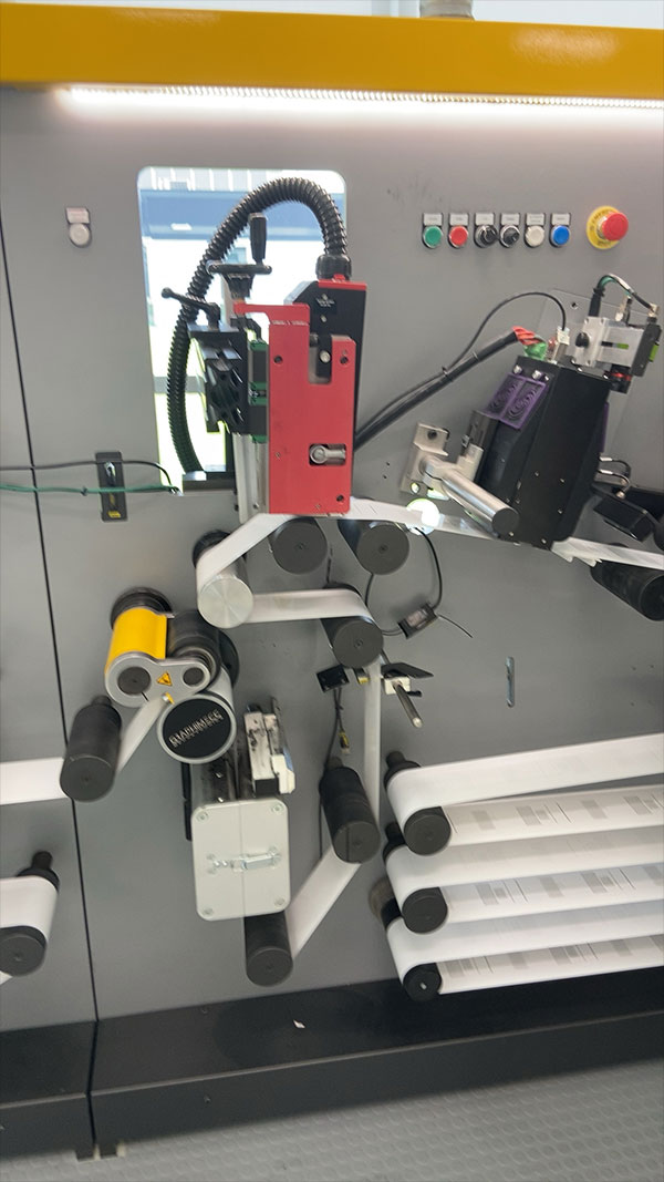 Máy in phun UV iM2 / iM4 - Ảnh 6