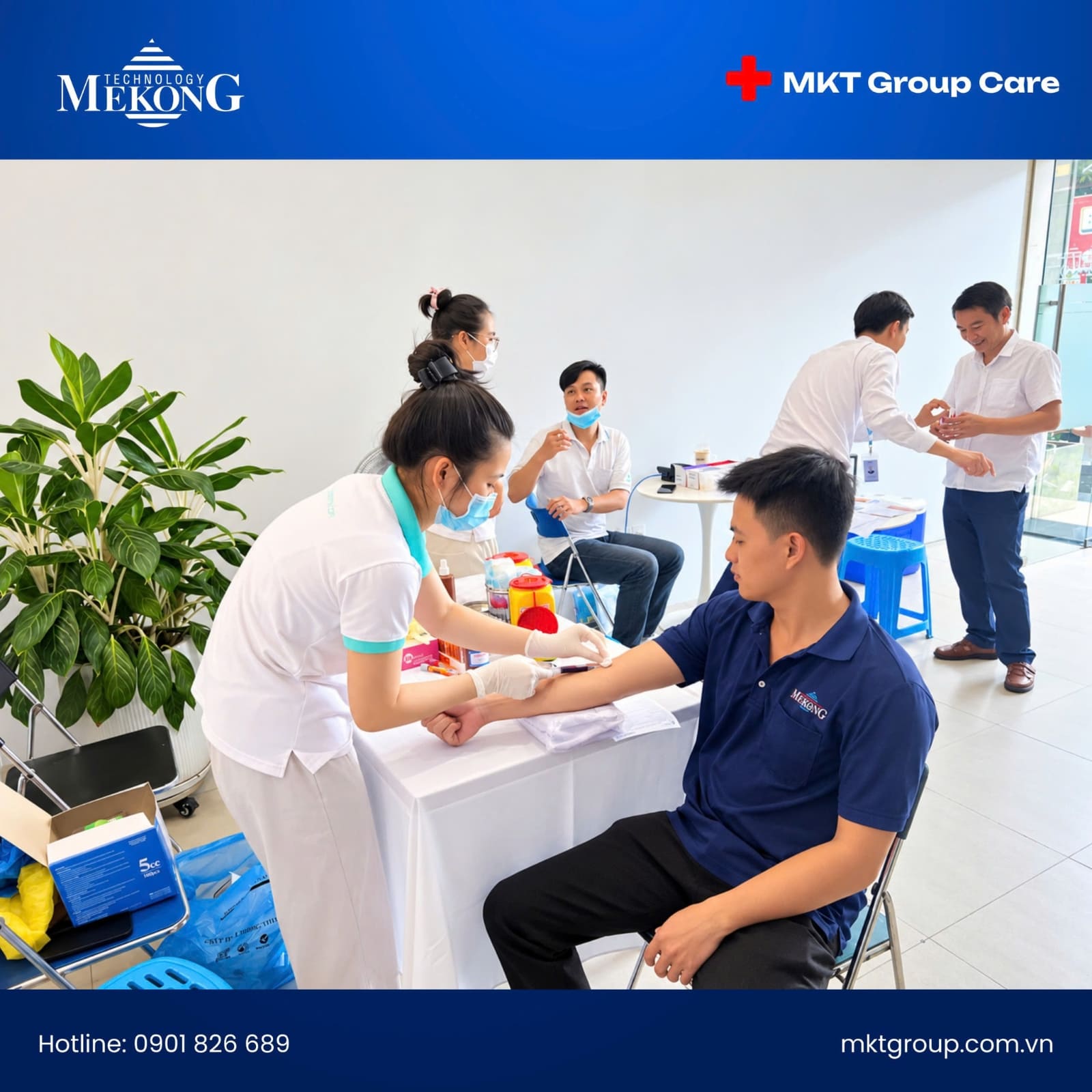 Cán bộ nhân viên MKT Group thực hiện các bước kiểm tra và hoàn thiện thông tin trong chương trình khám sức khỏe định kỳ